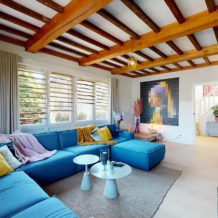 Sintpieter18 @lo-ghis Vakantiewoning Дом отдыха *